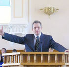 Виктор Рягузов проповедует на утреннем торжественном богослужении в Брянске